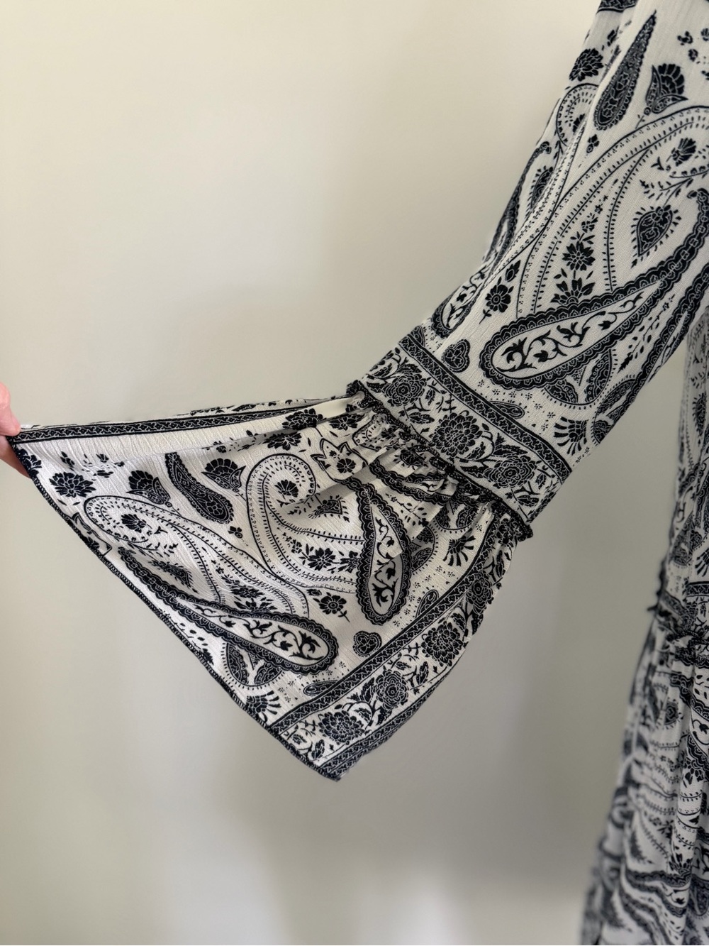 Has Pockets!! - Picture 7 of 12